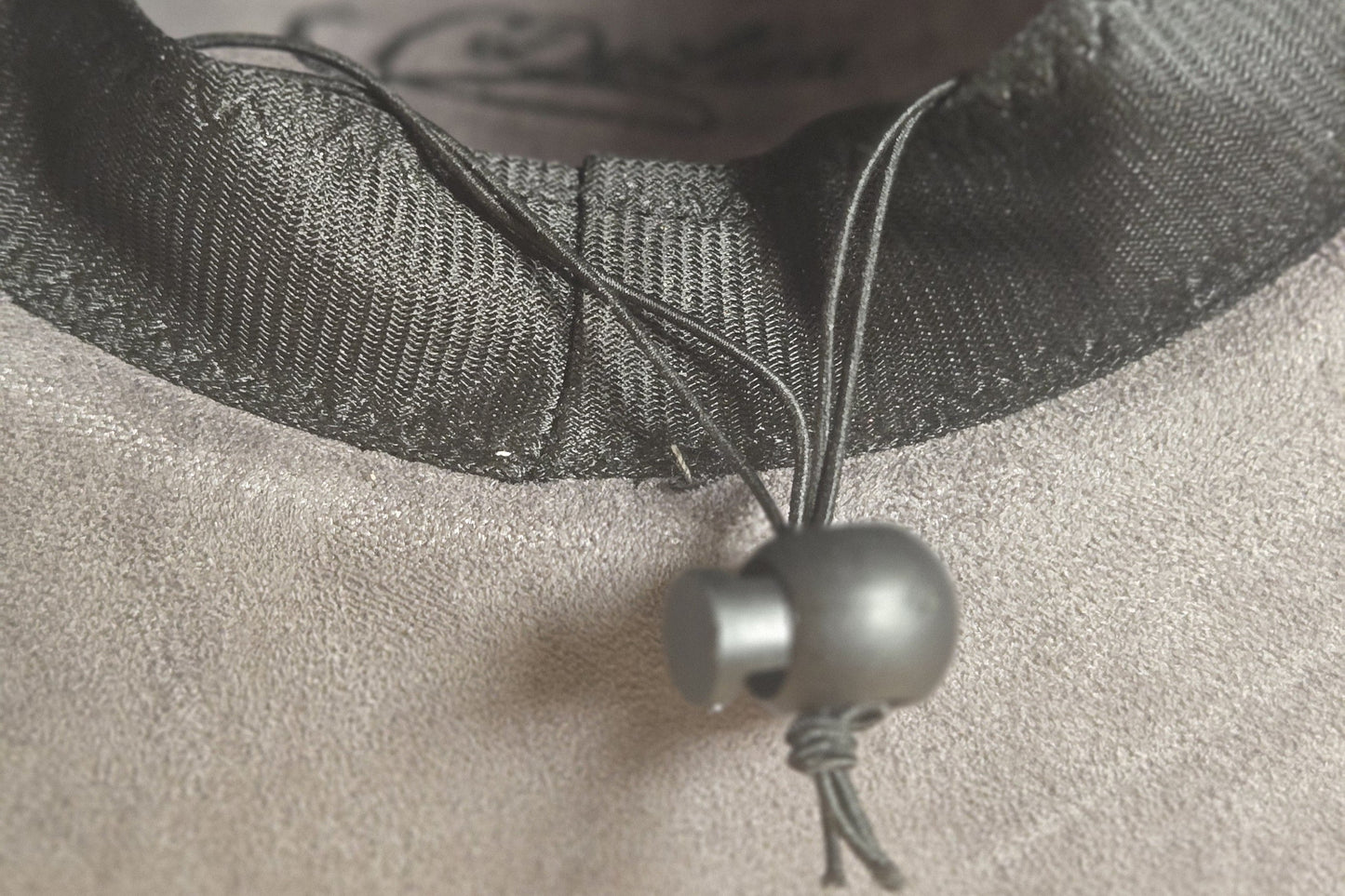 Customisation - Upgrade to elasticated band and adjustable toggle