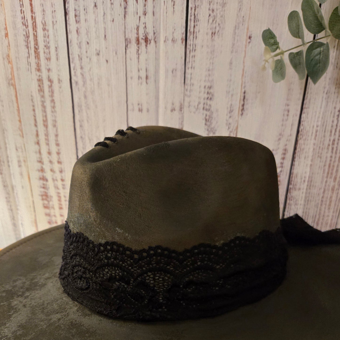 Patina Vegan Suede Fedora - Lace‑Finish & Sculptural Burn "Smoked Lace"