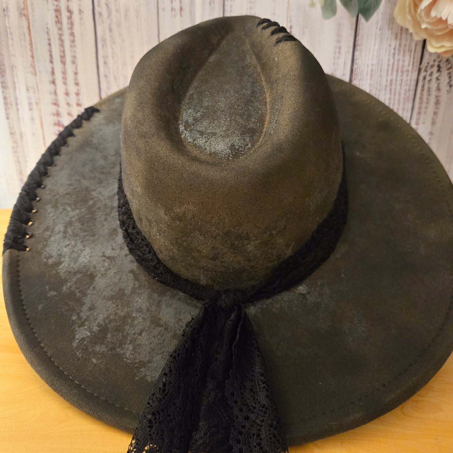 Patina Vegan Suede Fedora - Lace‑Finish & Sculptural Burn "Smoked Lace"
