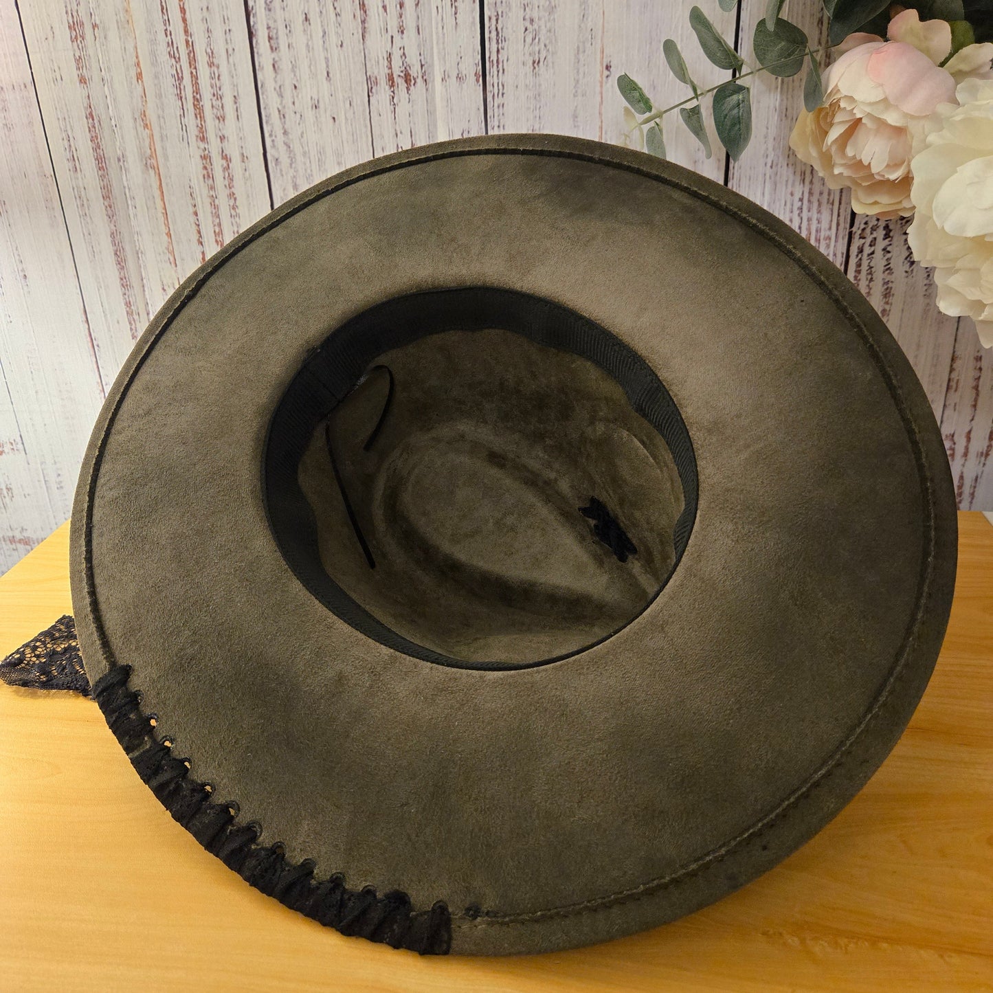 Patina Vegan Suede Fedora - Lace‑Finish & Sculptural Burn "Smoked Lace"